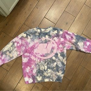 URBAN OUTFITTERS MARKET SWEATSHIRT size MEDIUM COSMO TIE DYE CREW NECK PURPLE